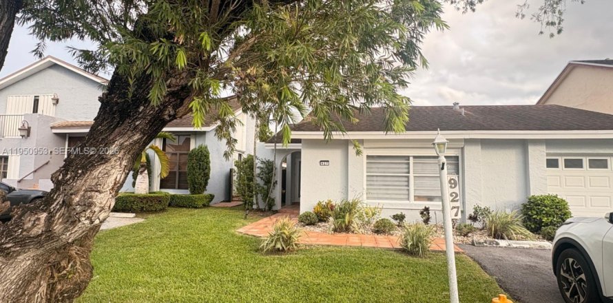 Дом в Майами, Флорида 3 спальни, 158.03м2 № 2007075