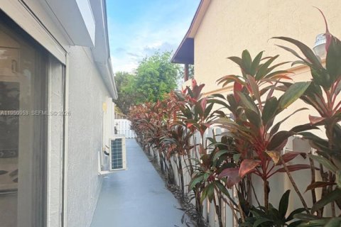 Снять в аренду виллу или дом в Майами, Флорида 3 спальни, 158.03м2, № 2007075 - фото 20