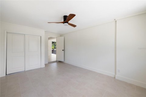 House in Saint Petersburg, Florida 4 bedrooms, 122.63 sq.m. № 1819169 - photo 27