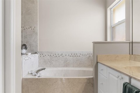 Купить виллу или дом в Тайтусвилл, Флорида 5 комнат, 238.11м2, № 1640272 - фото 23