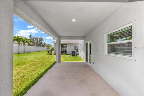 House in Melbourne, Florida 5 bedrooms, 245.35 sq.m. № 1885419 - photo 8