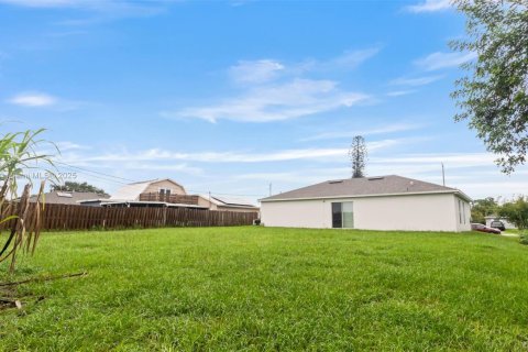 House in Port St. Lucie, Florida 2 bedrooms, 114.27 sq.m. № 1832389 - photo 26