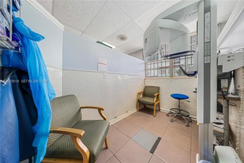 Propiedad comercial en venta en Miami, Florida № 2032219 - foto 15