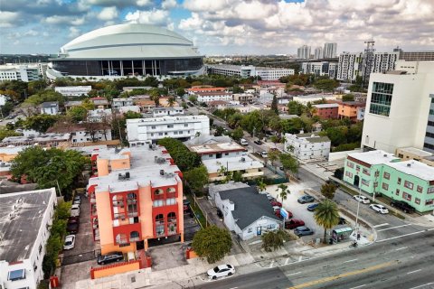 Propiedad comercial en venta en Miami, Florida № 2032219 - foto 2