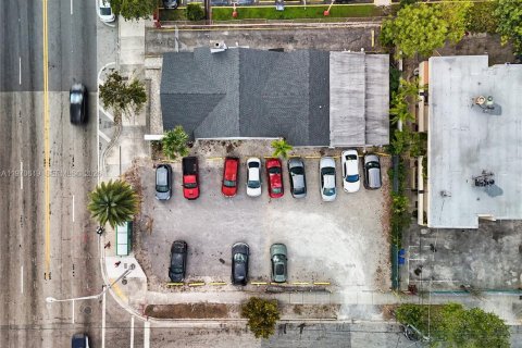 Propiedad comercial en venta en Miami, Florida № 2032219 - foto 3