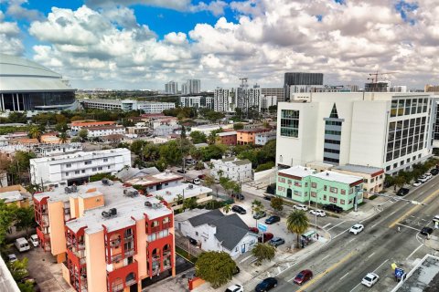 Propiedad comercial en venta en Miami, Florida № 2032219 - foto 7