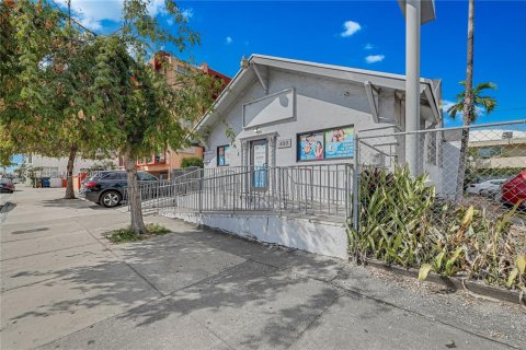 Propiedad comercial en venta en Miami, Florida № 2032219 - foto 21