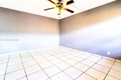 Copropriété à louer à Hollywood, Floride: 1 chambre, 47.66 m2 № 2040973 - photo 4