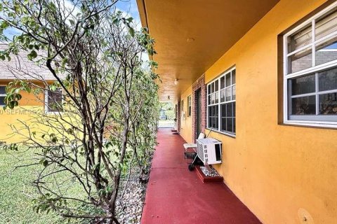 Condo à Hollywood, Floride, 1 chambre  № 2040973