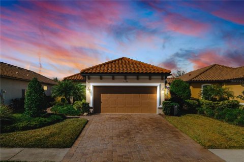 House in Odessa, Florida 2 bedrooms, 156.91 sq.m. № 1531580 - photo 1