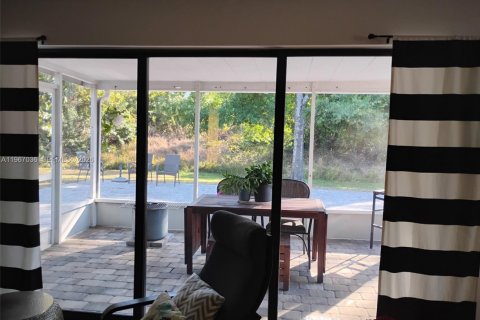 House in Fort Myers, Florida 3 bedrooms, 133.41 sq.m. № 2028428 - photo 16