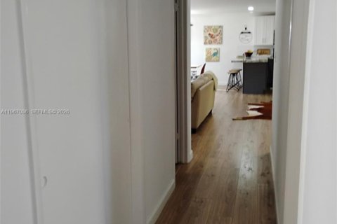 House in Fort Myers, Florida 3 bedrooms, 133.41 sq.m. № 2028428 - photo 10