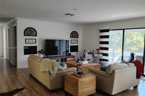 House in Fort Myers, Florida 3 bedrooms, 133.41 sq.m. № 2028428 - photo 17