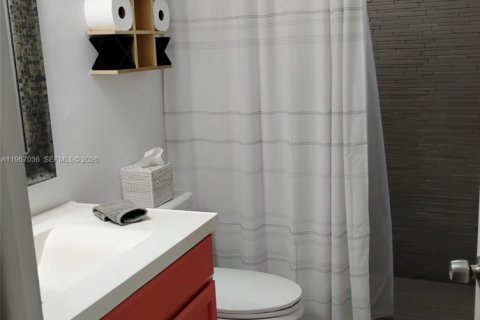 House in Fort Myers, Florida 3 bedrooms, 133.41 sq.m. № 2028428 - photo 9