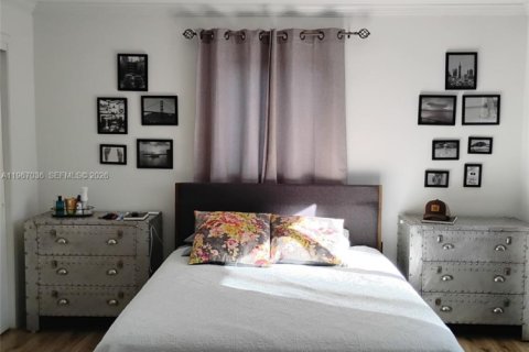 House in Fort Myers, Florida 3 bedrooms, 133.41 sq.m. № 2028428 - photo 3