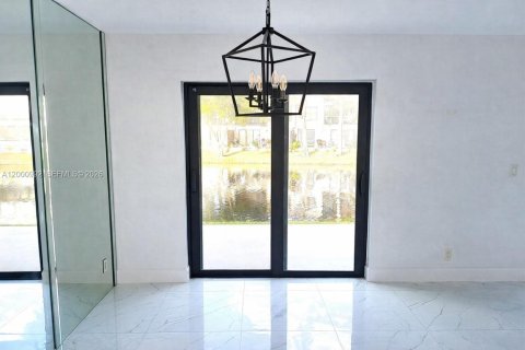 Снять в аренду кондоминиум в Плантация, Флорида 4 спальни, 201.6м2, № 2065320 - фото 13