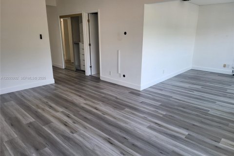 Снять в аренду кондоминиум в Плантация, Флорида 4 спальни, 201.6м2, № 2065320 - фото 18