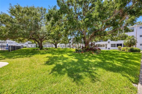 Condo in Saint Petersburg, Florida, 1 bedroom  № 1732646 - photo 29