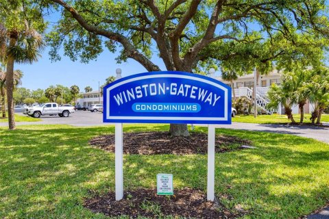 Condo in Saint Petersburg, Florida, 1 bedroom  № 1732646 - photo 3