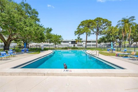 Condo in Saint Petersburg, Florida, 1 bedroom  № 1732646 - photo 1