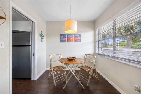 Condo in Saint Petersburg, Florida, 1 bedroom  № 1732646 - photo 15