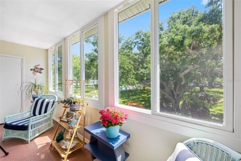 Condo in Saint Petersburg, Florida, 1 bedroom  № 1732646 - photo 25