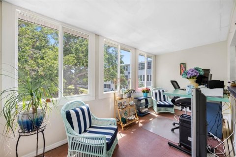 Condo in Saint Petersburg, Florida, 1 bedroom  № 1732646 - photo 24