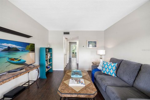 Condo in Saint Petersburg, Florida, 1 bedroom  № 1732646 - photo 7