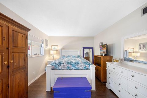 Condo in Saint Petersburg, Florida, 1 bedroom  № 1732646 - photo 22