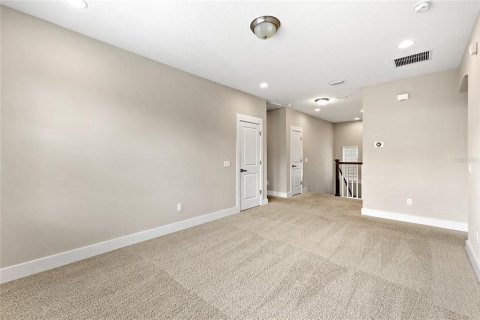 House in Kissimmee, Florida 3 bedrooms, 240.15 sq.m. № 2148194 - photo 18