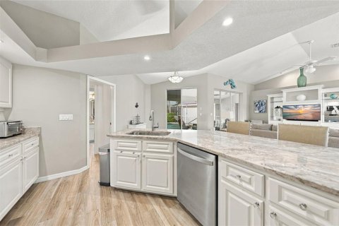 House in Punta Gorda, Florida 3 bedrooms, 187.85 sq.m. № 2393456 - photo 10