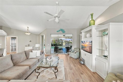 House in Punta Gorda, Florida 3 bedrooms, 187.85 sq.m. № 2393456 - photo 14
