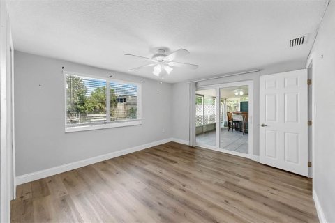 Villa ou maison à vendre à Port Richey, Floride: 5 chambres, 191.19 m2 № 1586433 - photo 15