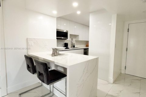 Купить кондоминиум в Майами, Флорида 2 спальни, 97.55м2, № 1984270 - фото 16