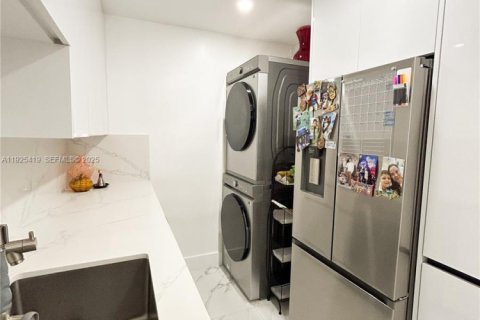 Купить кондоминиум в Майами, Флорида 2 спальни, 97.55м2, № 1984270 - фото 18