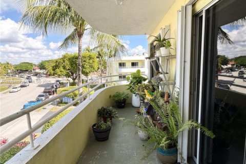 Купить кондоминиум в Майами, Флорида 2 спальни, 97.55м2, № 1984270 - фото 28