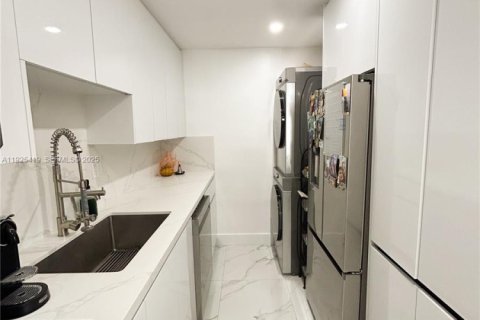 Купить кондоминиум в Майами, Флорида 2 спальни, 97.55м2, № 1984270 - фото 19