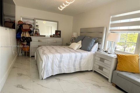 Купить кондоминиум в Майами, Флорида 2 спальни, 97.55м2, № 1984270 - фото 24