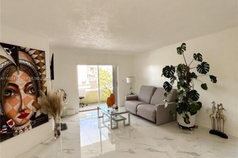 Купить кондоминиум в Майами, Флорида 2 спальни, 97.55м2, № 1984270 - фото 10