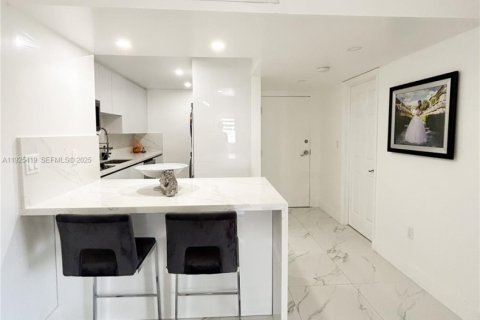 Купить кондоминиум в Майами, Флорида 2 спальни, 97.55м2, № 1984270 - фото 15