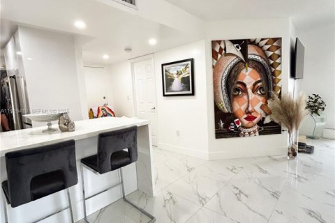 Купить кондоминиум в Майами, Флорида 2 спальни, 97.55м2, № 1984270 - фото 11