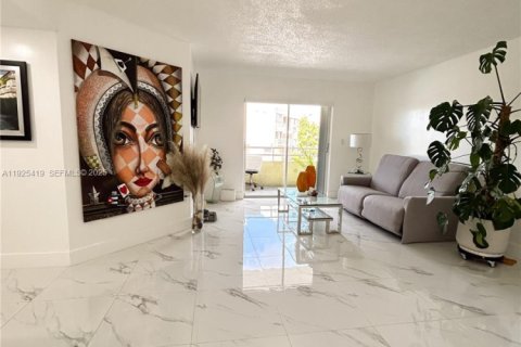 Купить кондоминиум в Майами, Флорида 2 спальни, 97.55м2, № 1984270 - фото 13