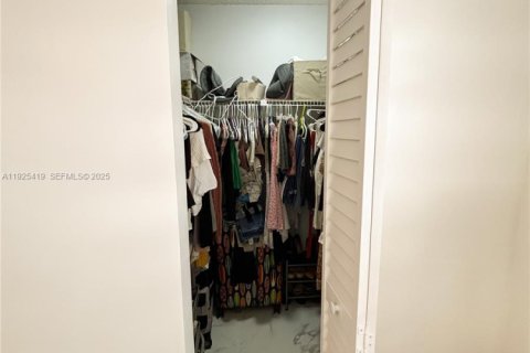 Купить кондоминиум в Майами, Флорида 2 спальни, 97.55м2, № 1984270 - фото 5