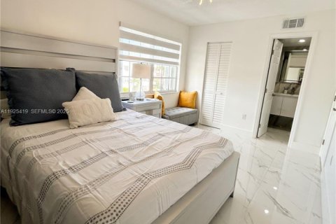 Купить кондоминиум в Майами, Флорида 2 спальни, 97.55м2, № 1984270 - фото 25