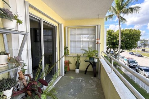 Купить кондоминиум в Майами, Флорида 2 спальни, 97.55м2, № 1984270 - фото 26