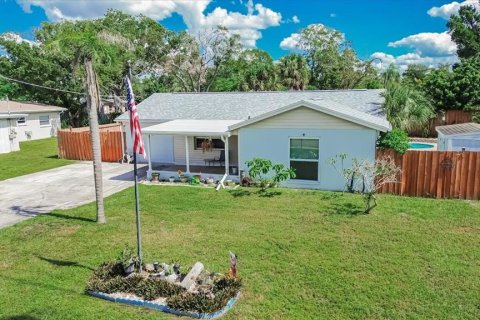 House in Apollo Beach, Florida 3 bedrooms, 103.86 sq.m. № 2421659 - photo 29