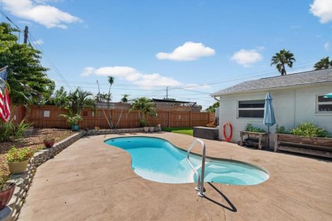 House in Apollo Beach, Florida 3 bedrooms, 103.86 sq.m. № 2421659 - photo 21