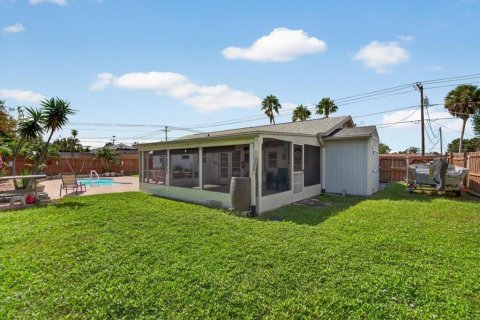 House in Apollo Beach, Florida 3 bedrooms, 103.86 sq.m. № 2421659 - photo 24