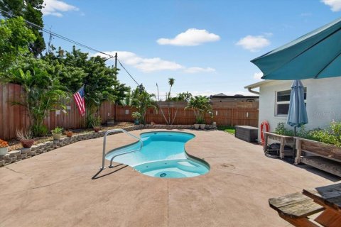 House in Apollo Beach, Florida 3 bedrooms, 103.86 sq.m. № 2421659 - photo 20