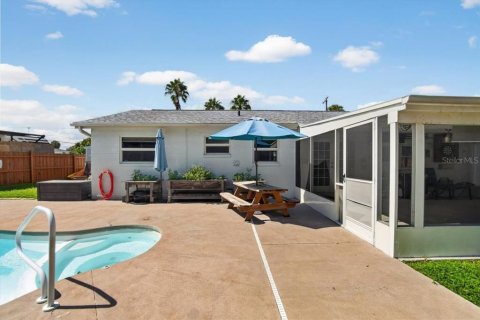 House in Apollo Beach, Florida 3 bedrooms, 103.86 sq.m. № 2421659 - photo 27
